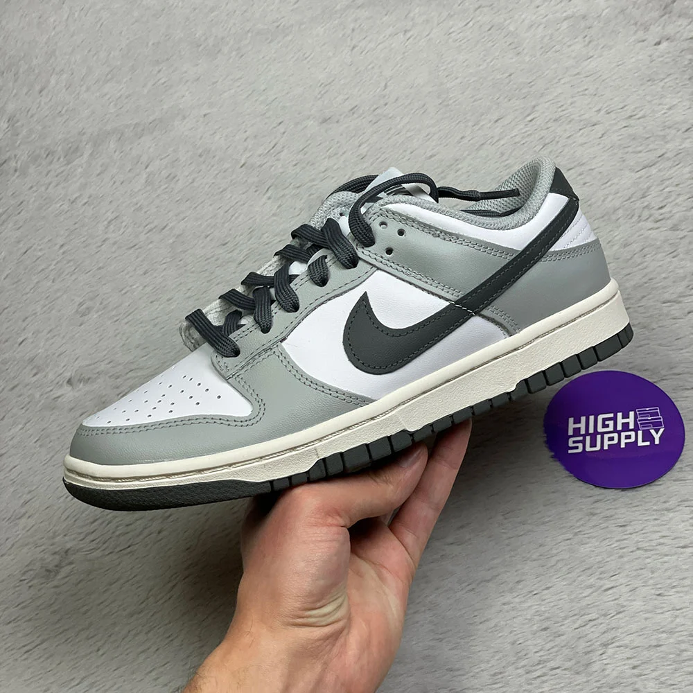 Nike Dunk Low 'Light Smoke Grey' (W)